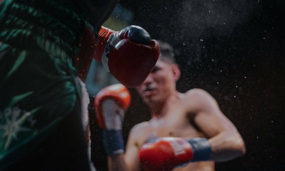 Watch top boxing matches with ExpressVPN.